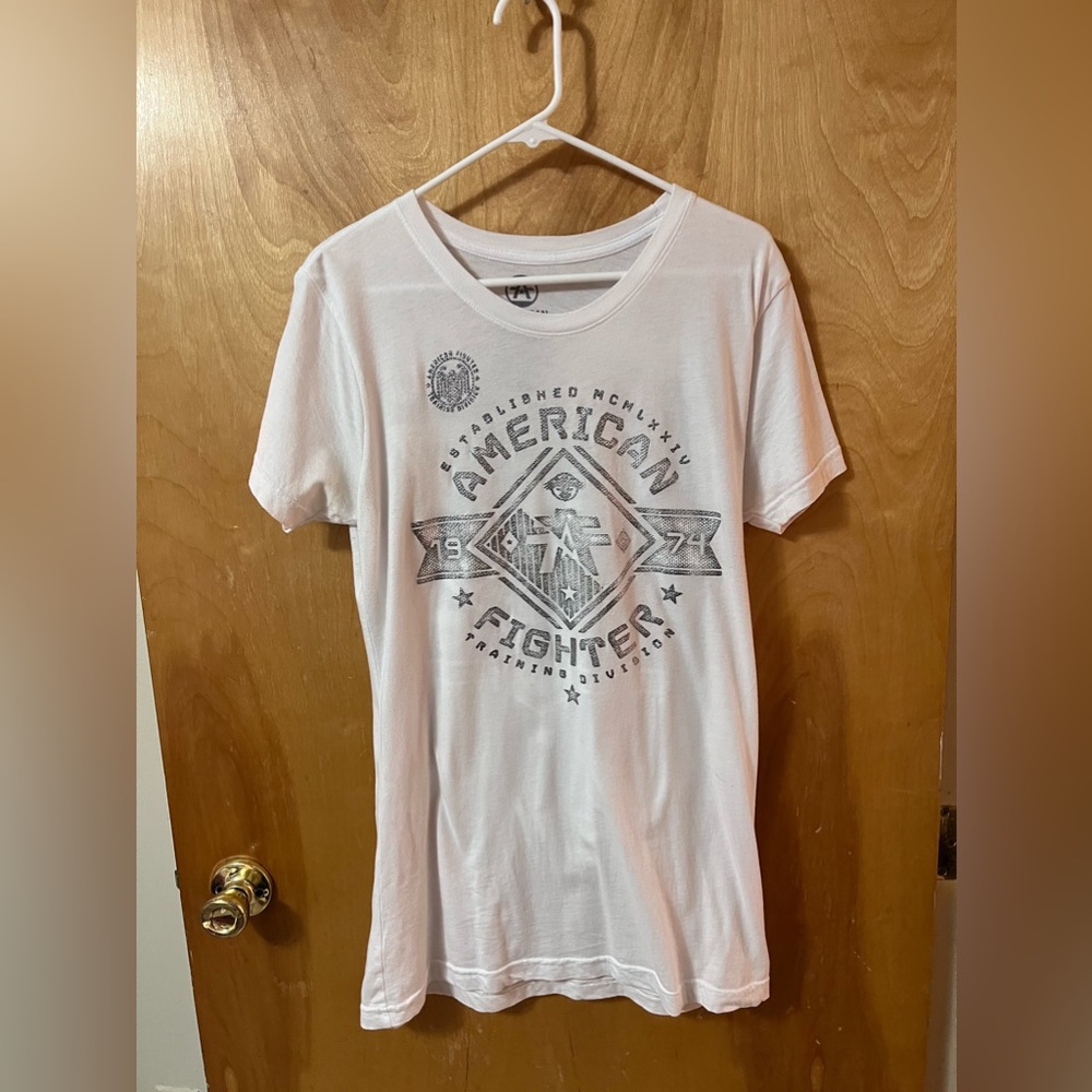 American Fighter Women's T-Shirt Size X-Large
EXCELLENT CONDITION